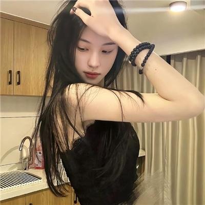 单车上的少女